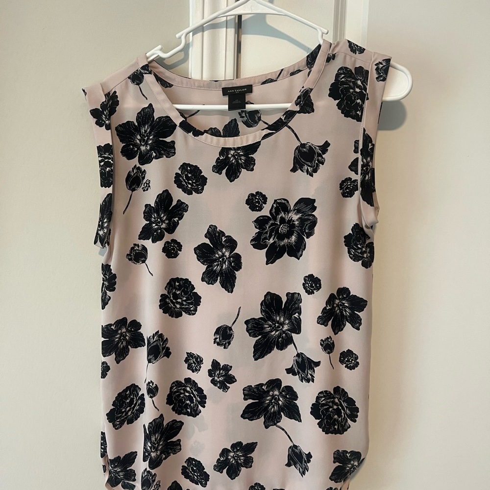 Floral Sleeveless Top - Black and Pink